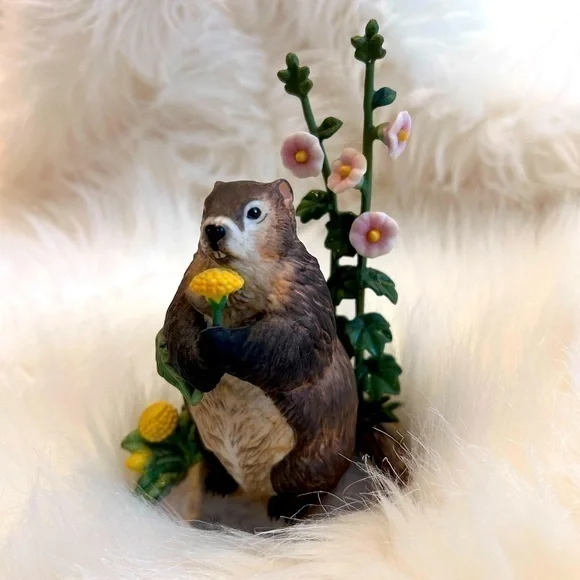 Lennox Spring shadow groundhog figurine - Picture 1 of 5